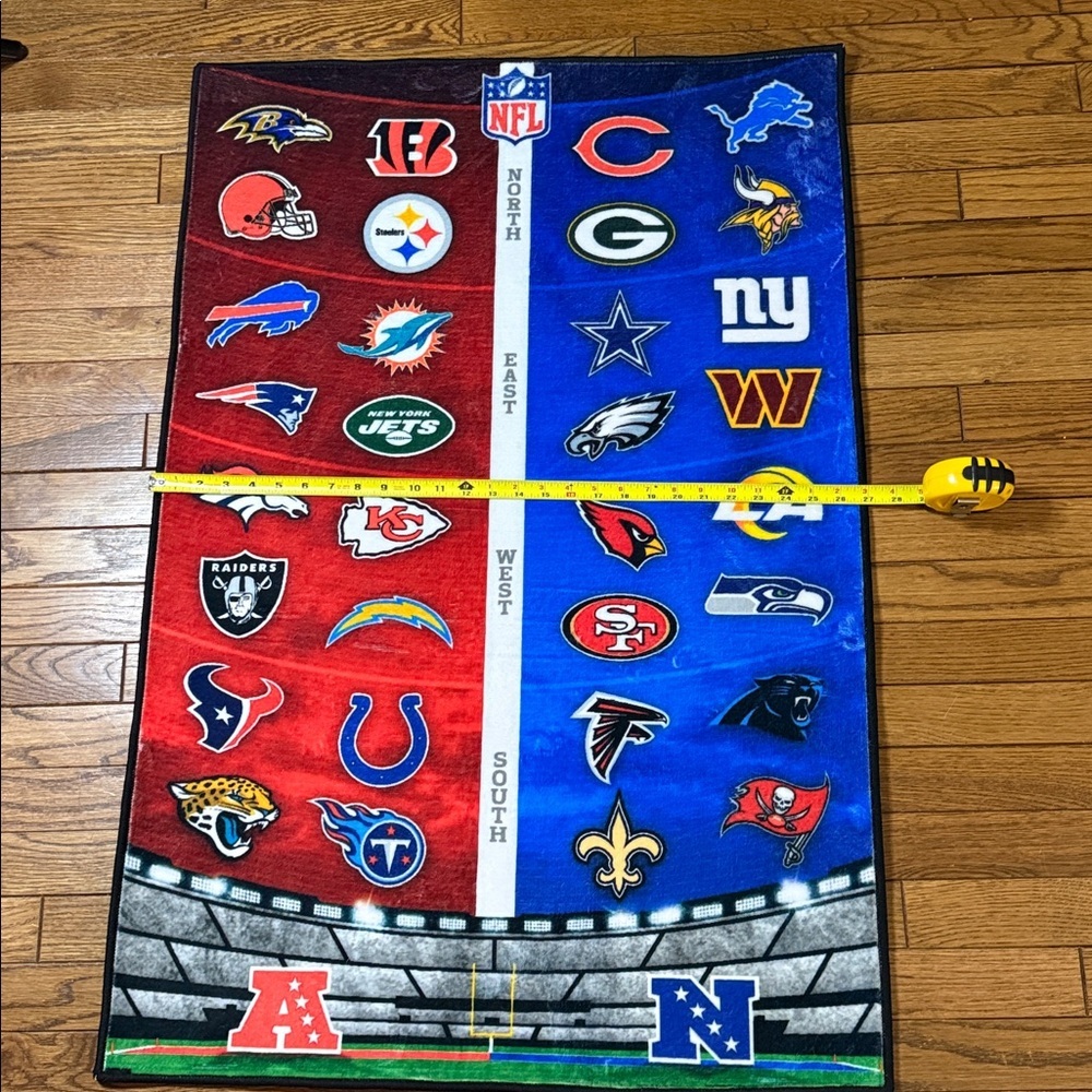 NFL Team Logo rug - Red and Blue - Picture 2 of 5